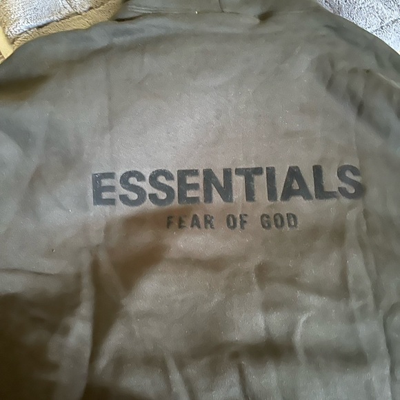 Fear of God Essentials Pullover Hoodie - Picture 4 of 5